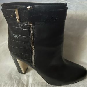 Size 7 Ann Taylor Sam Side Zip Bootie